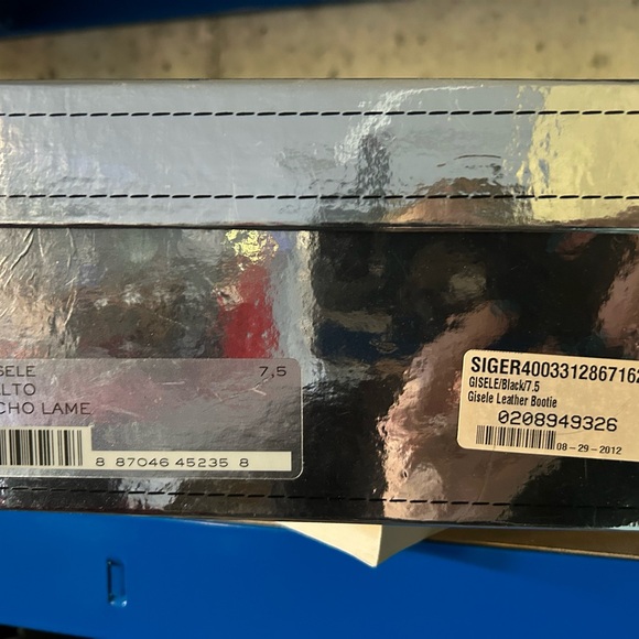 Black booties - Picture 3 of 8